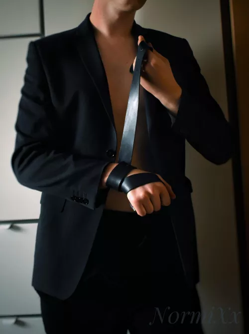 The 🖤 belt is my toy...