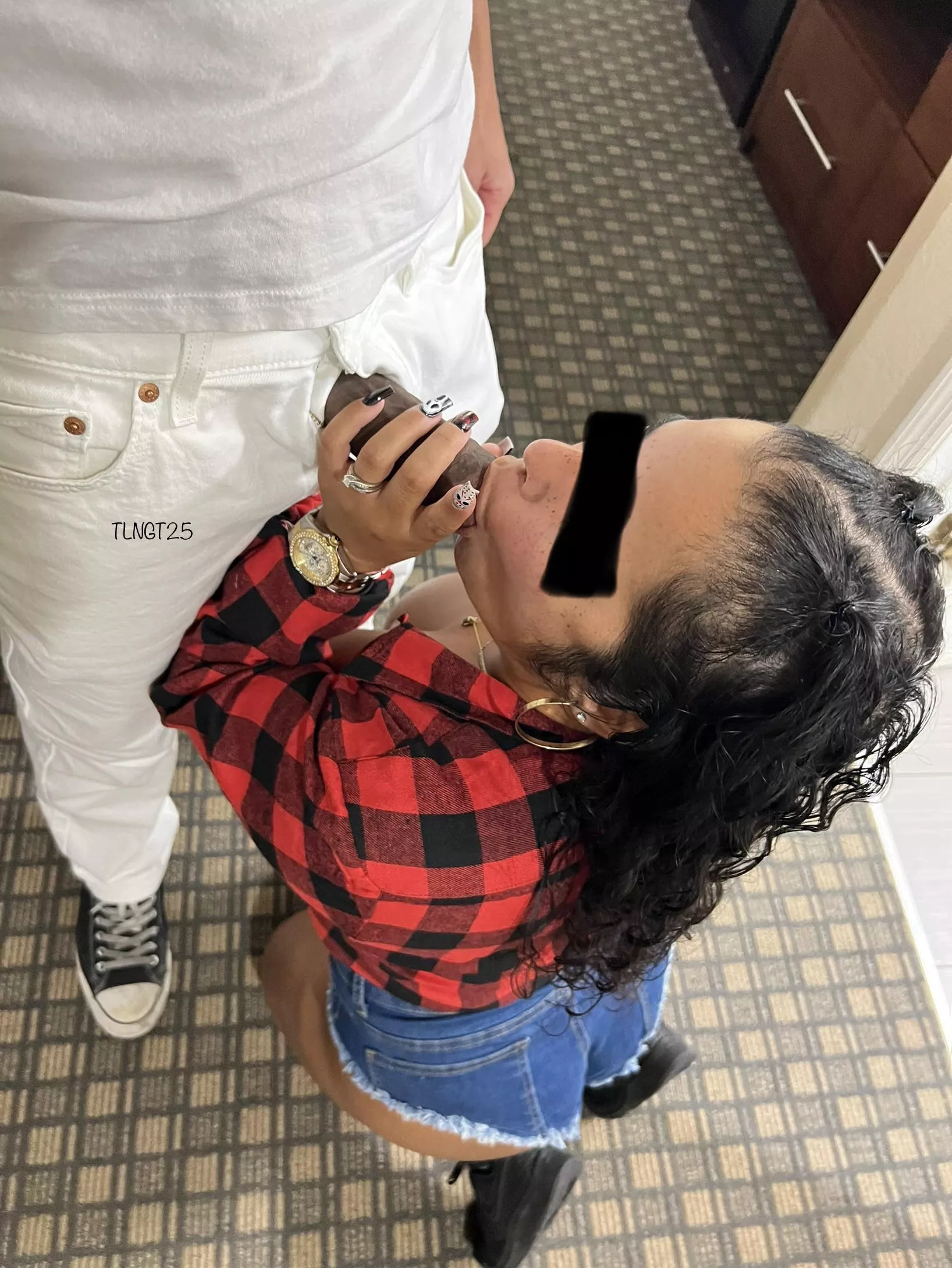 There’s something about a BBC poking out of white jeans