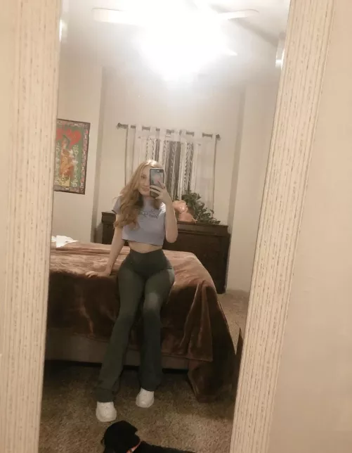 Trading my ginger, pm me here with asl and a sample with face, If not no answer