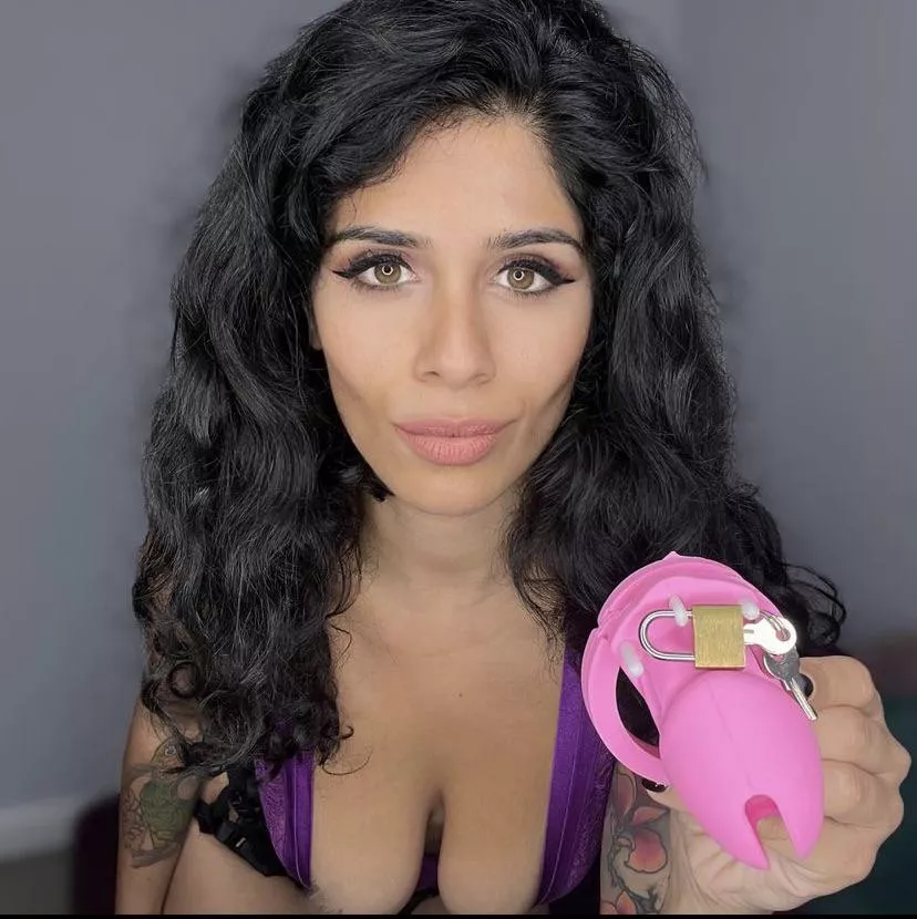 Upv & dm if you want to be feminized,pegged and controlled by me 🔞.