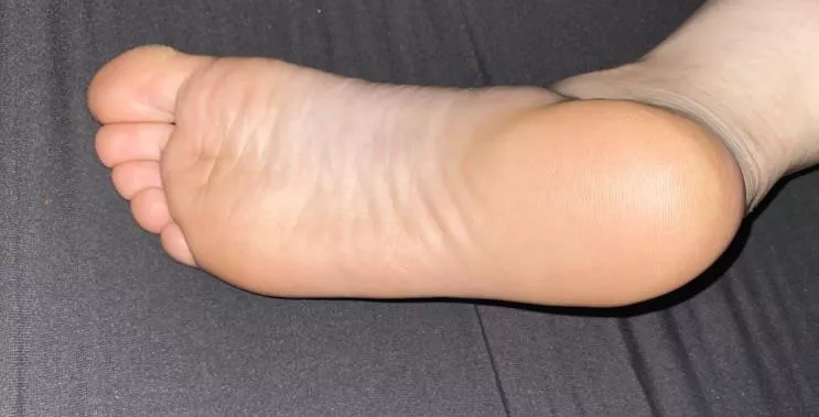 Want to cum on these soles