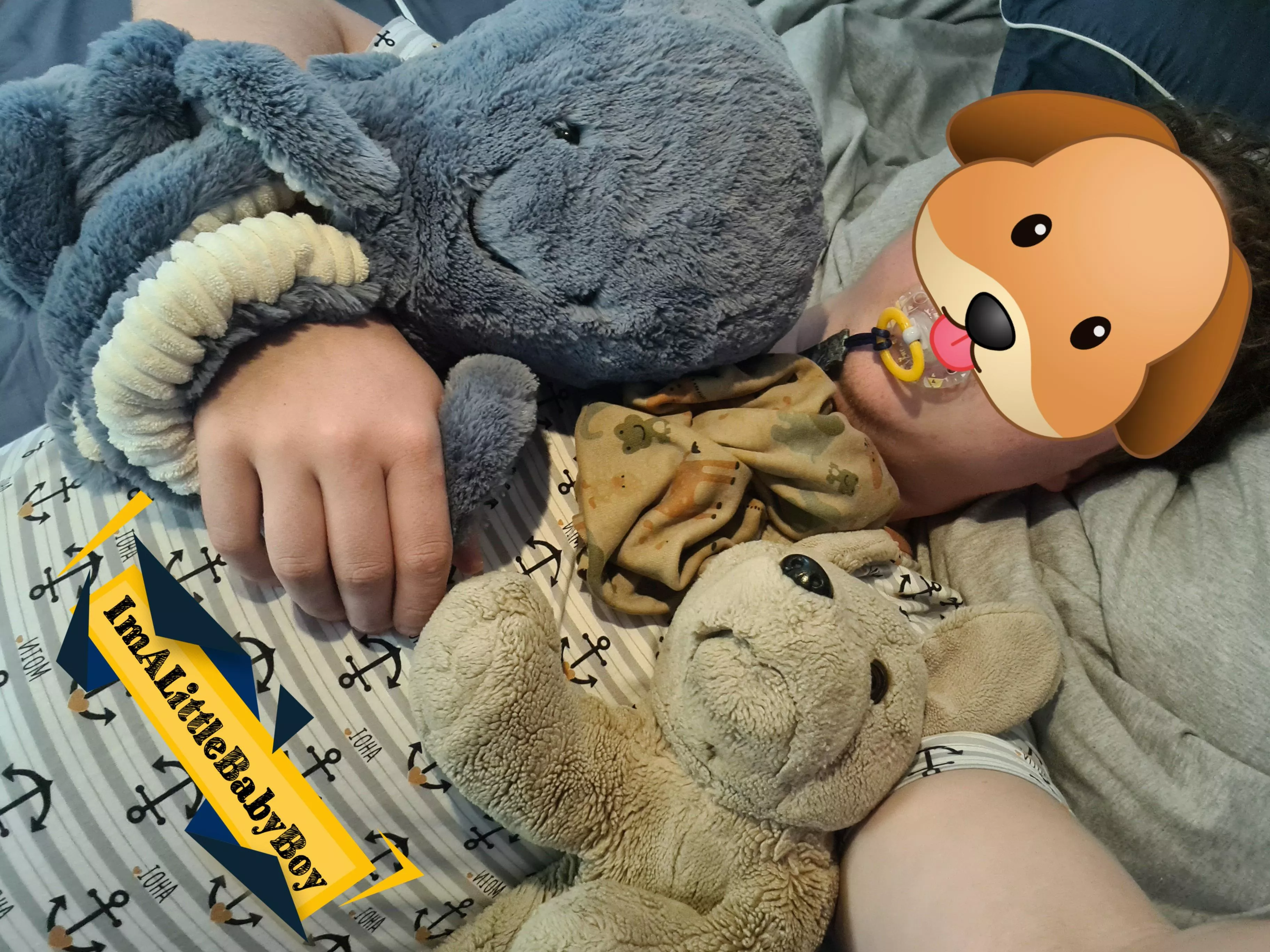 Weekend cuddle party. 🎉