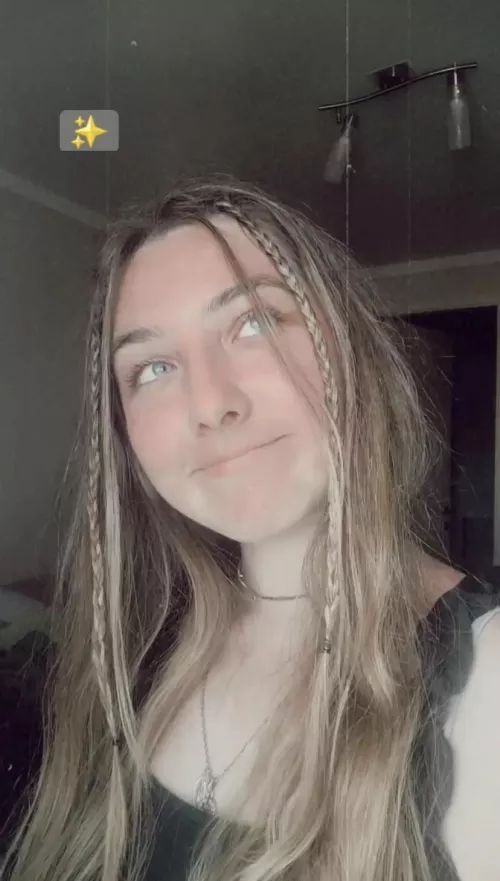 Who can do a jerktrib to my innocent friend, she is 18y and 5’0 (write me in kik: otwoao)