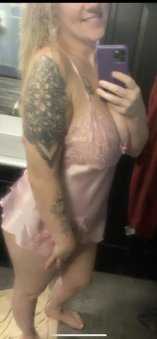 Who likes real naughty milfs?