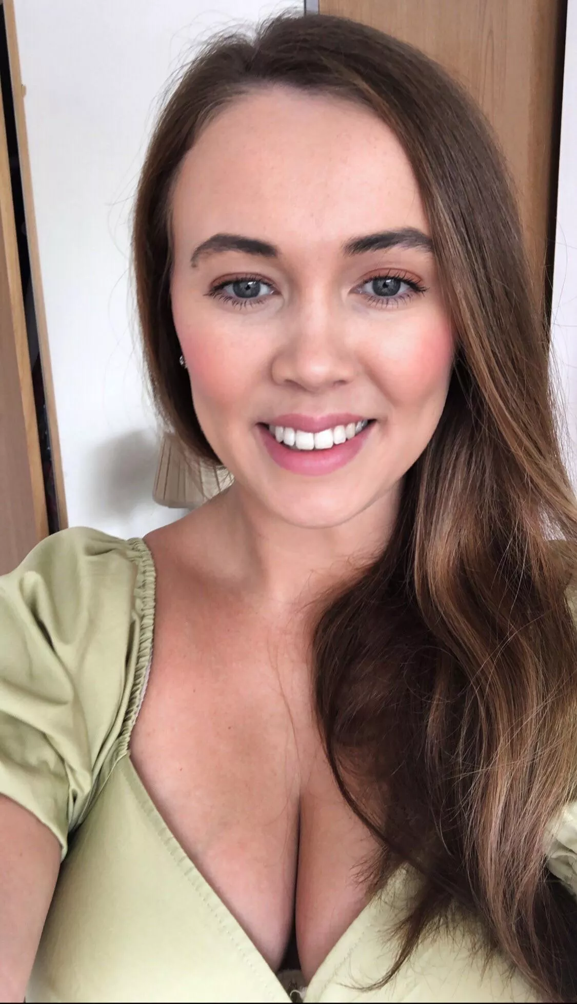 Who wants to nut on my wife to finish their weekend?