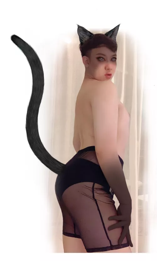 WHO’S YOUR KITTY KAT… 🐈‍⬛ Happy Halloween 2022. ❤️💋😘🥰