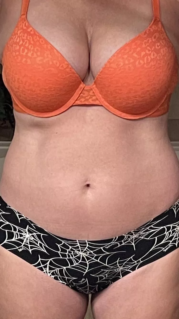 🎃 10/31/22 🎃 - VS pumpkin leopard lace w/ midnight web cheekies (NSFW)