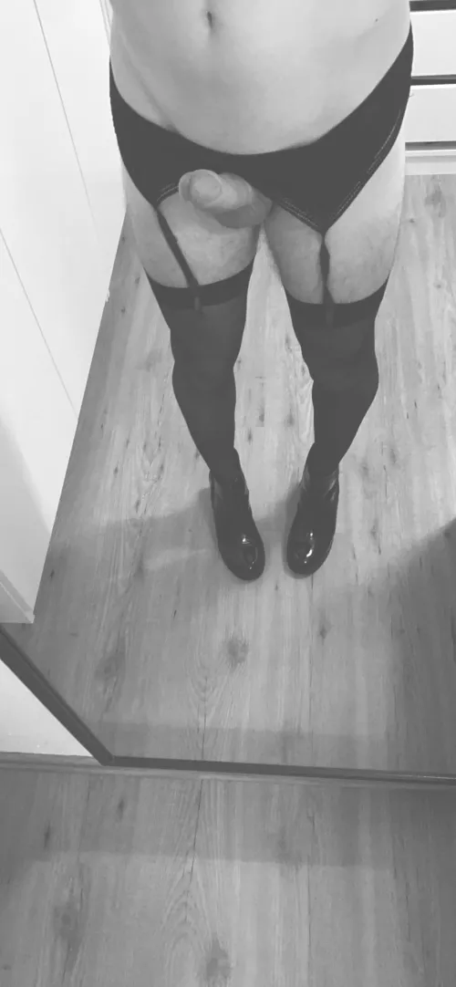 1-2 months ago I was a sad man with a gf. Now I am a happy cockthirsty sissy with a gf.