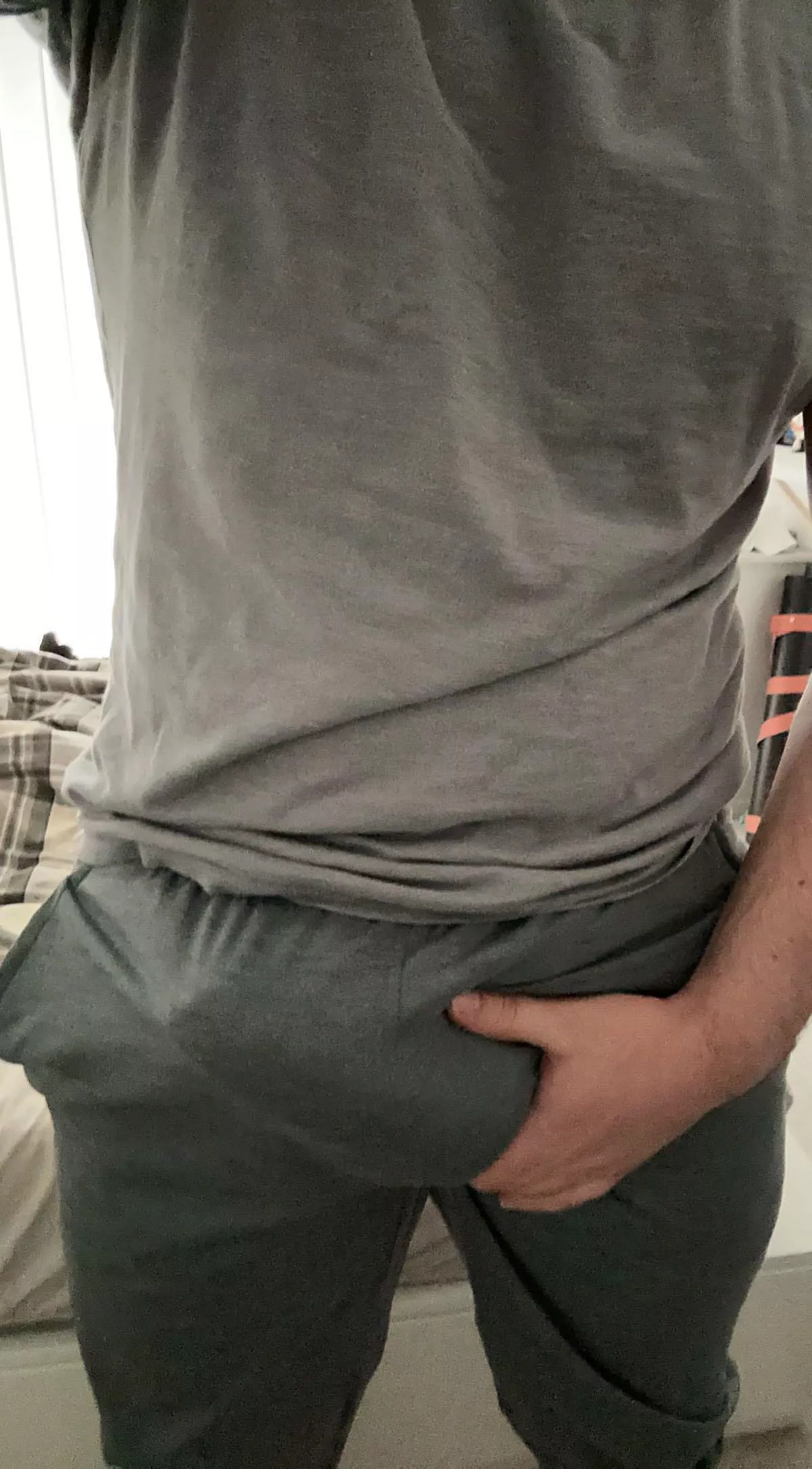 [25]- Don’t stare at it bro, you can touch it too