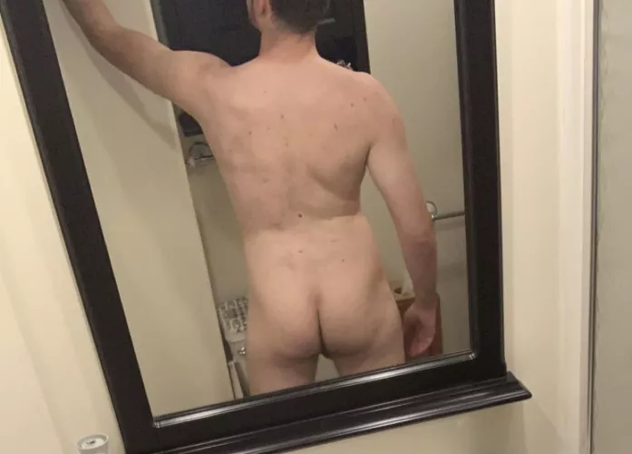 30 (m) PA - need a girl who will worship the front and back