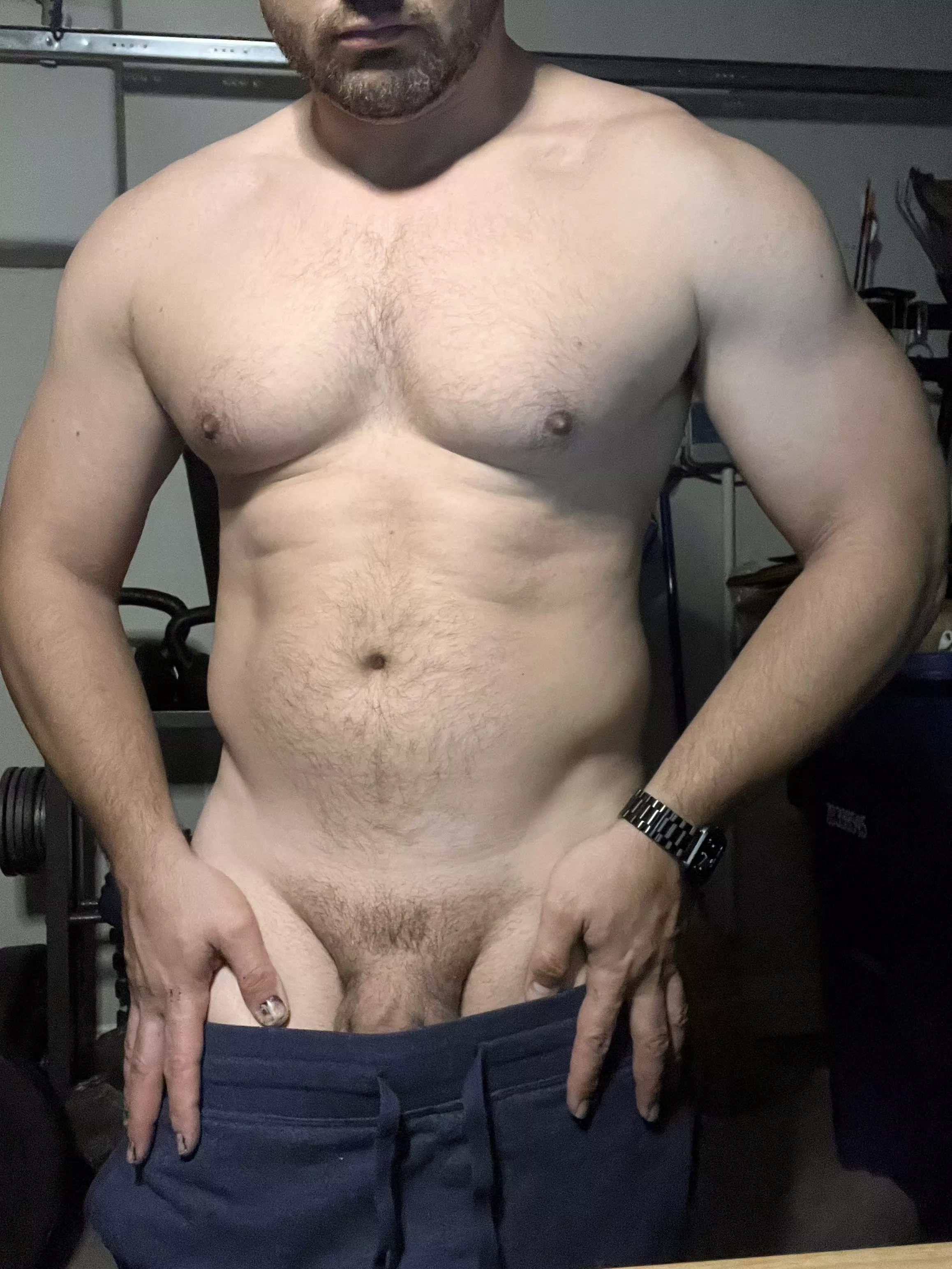 [40][m] Finished my chest and tri’s, who wants to be my reward?