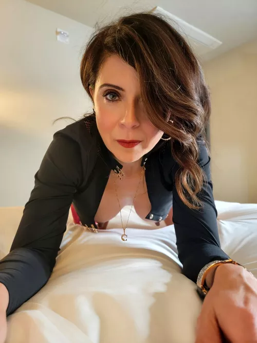 Beware milfs who offer you candy on Halloween. Stay Safe! 46(F)