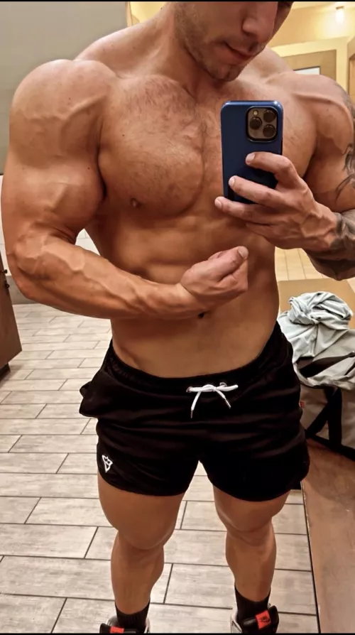 Can’t neglect the forearms 🤙🏼