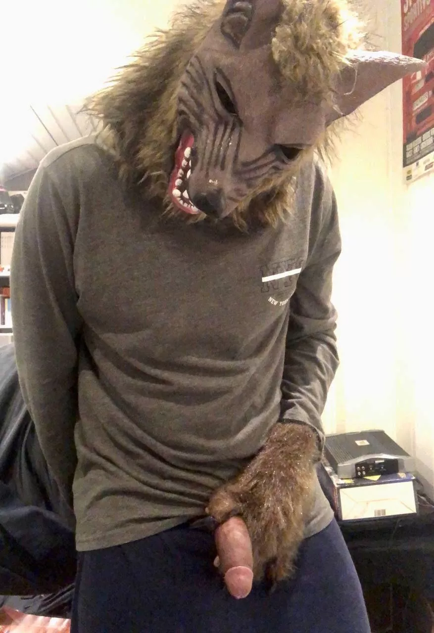 Cute Werewolf showing off