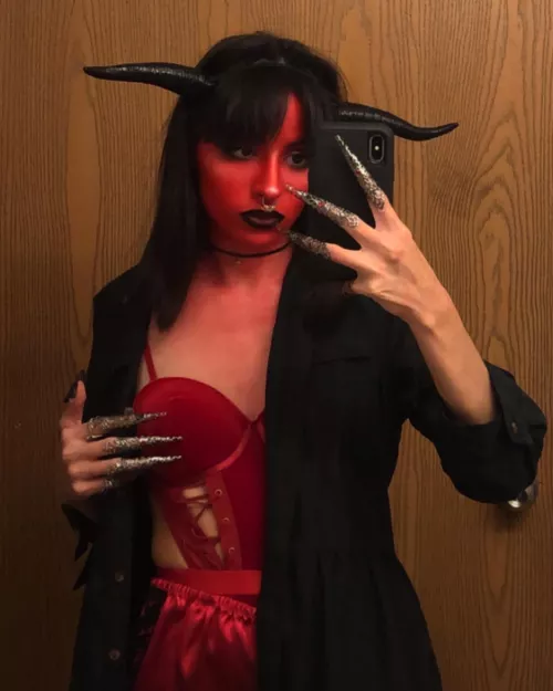 Dirty lil devil [roseymeadows]