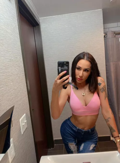 Do I look pretty here honey?