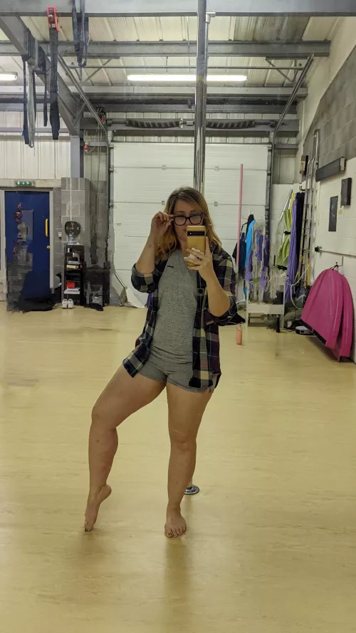 Do you like a MILF who does fun extracurricular activities?