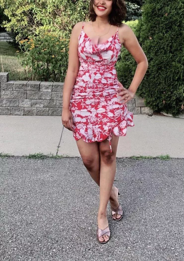 (F) does my knees tells you a story? 😜