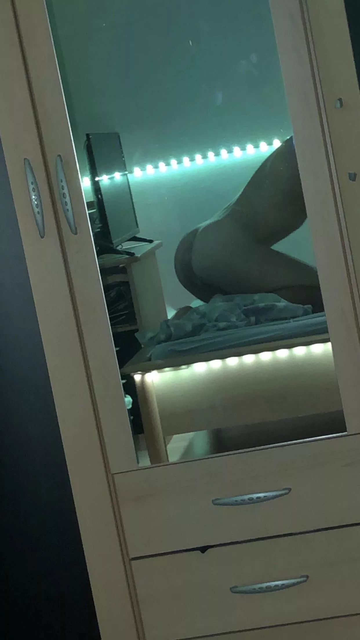 Guys pls text me if you‘re horny and like my ass, i will help you!