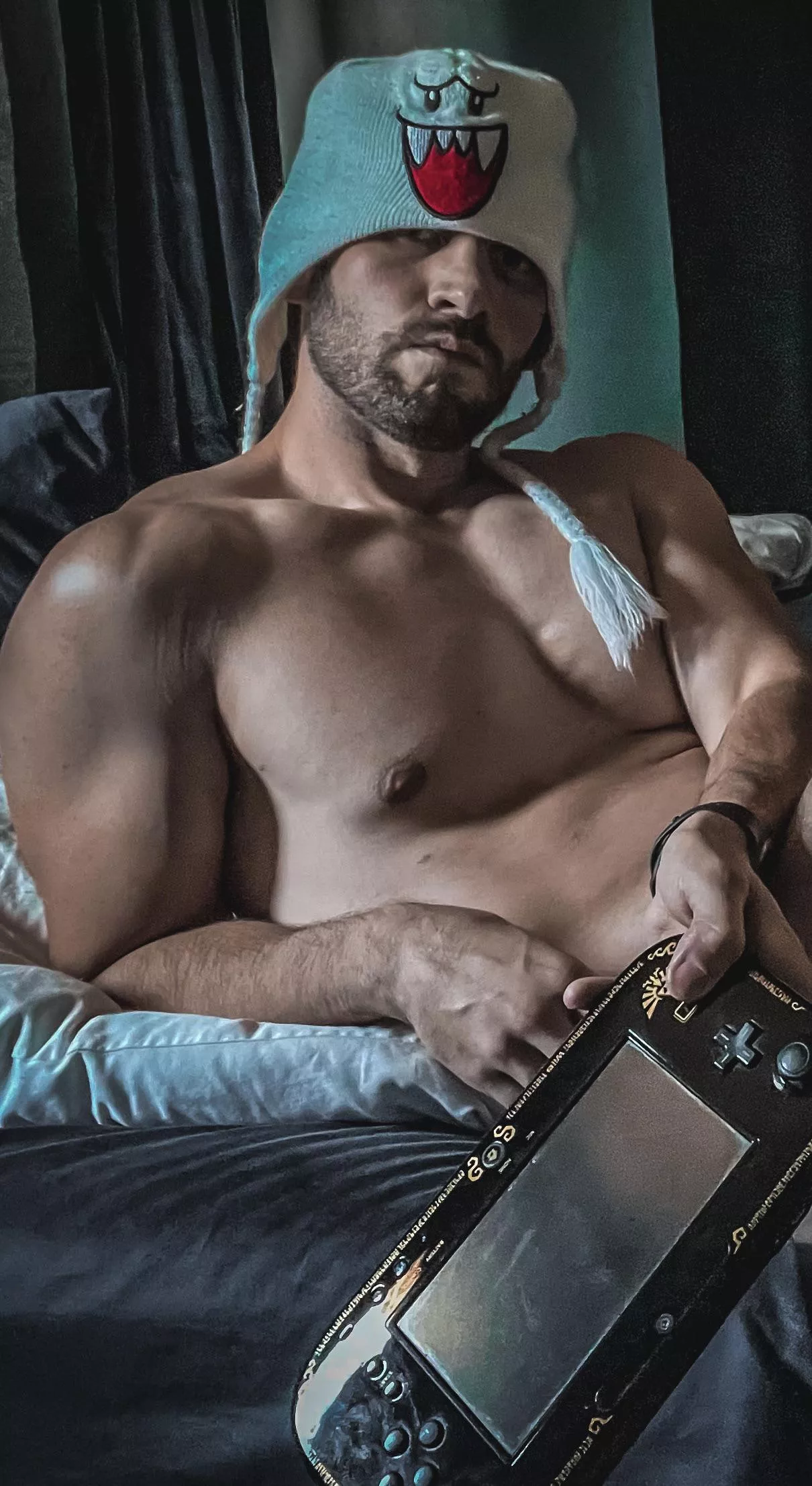 Happy Halloween! Can you spot the two ghosts? I loved that console. 😂