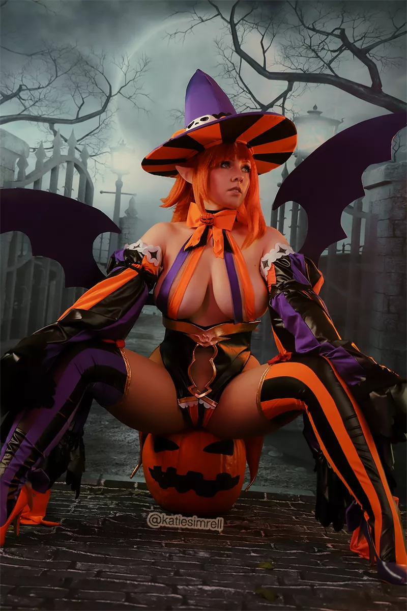 Happy Halloween from this little Succubus! Cosplay by simrell