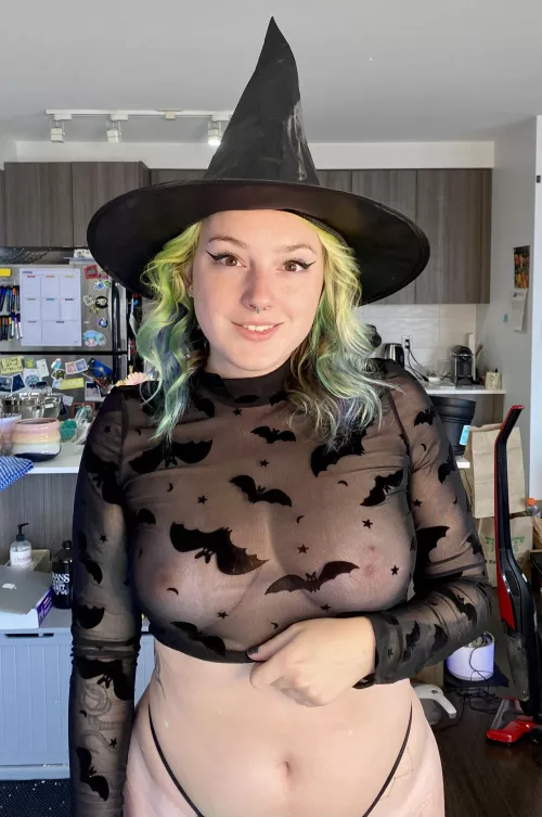 Happy Halloween! I’d love to get my hands on your magic wand😉