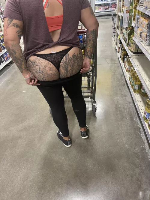 Happy Halloween, showing off my bumpkin in H‑E‑B 💋😉🍑🤤❤️🎃