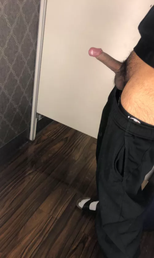 Havin some fun in the fitting room :)