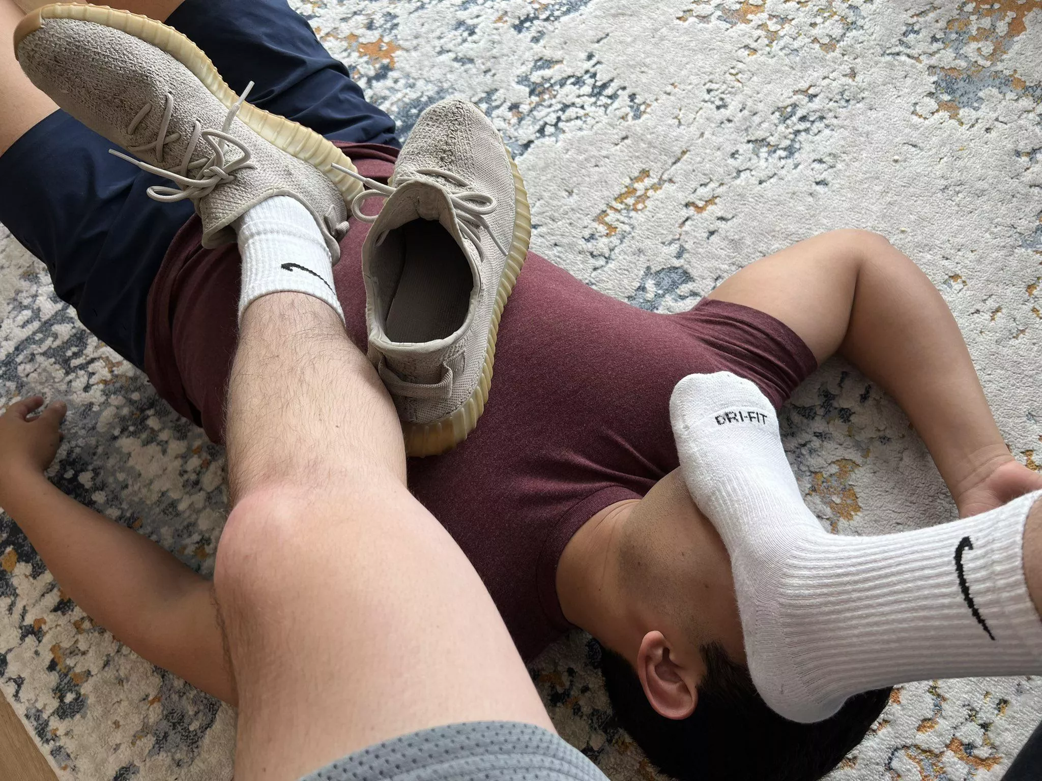 How’d he end up in this position under my sweaty feet? 😈