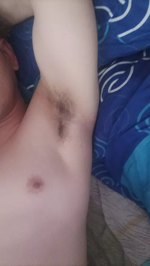 i, a boy, who want cum im My armpits ? videocall?