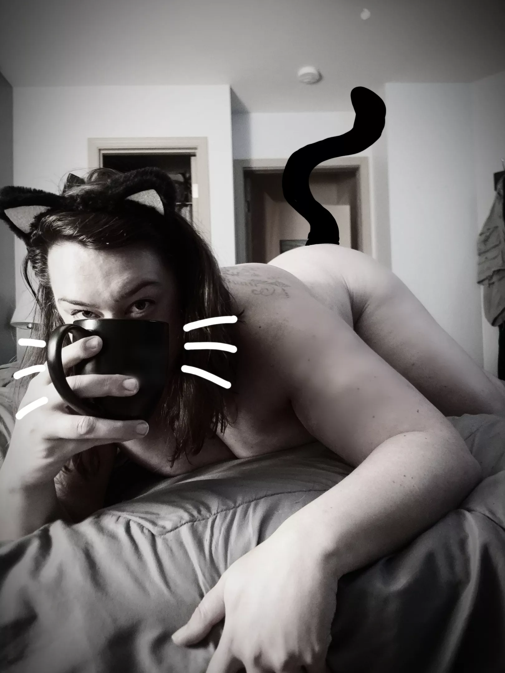 I could be purr-suaded into another cup this Halloween morning 🎃 🐱