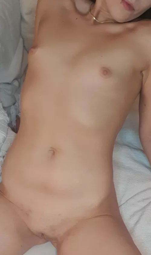 I like showing my AA cups to strangers on Reddit