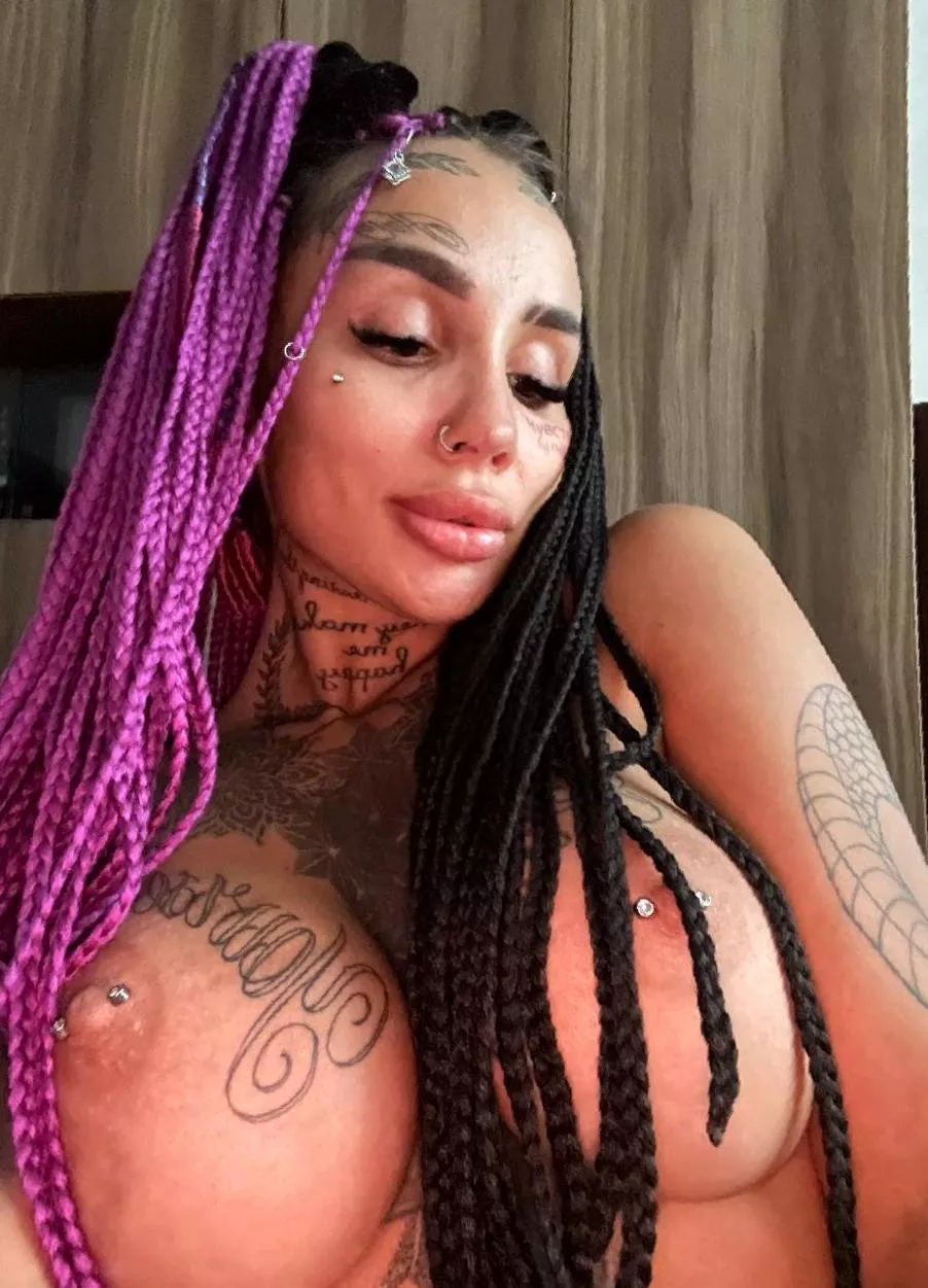 I want to be your office crush[img]