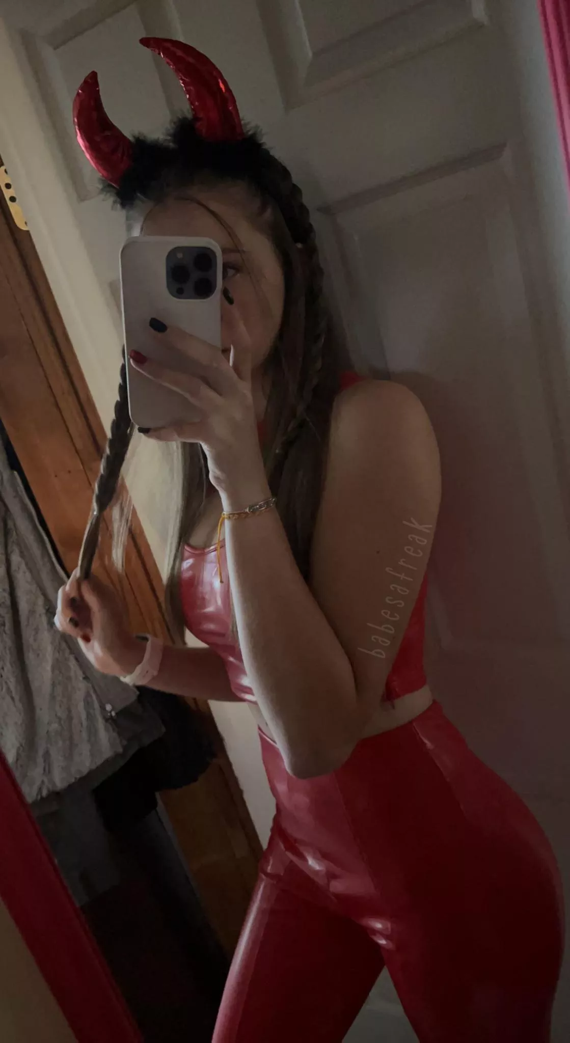 I'm a sexy devil for Halloween 🥰