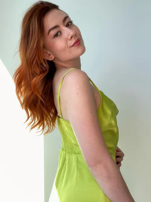 I’m loving the way this dress compliments my hair! [F]