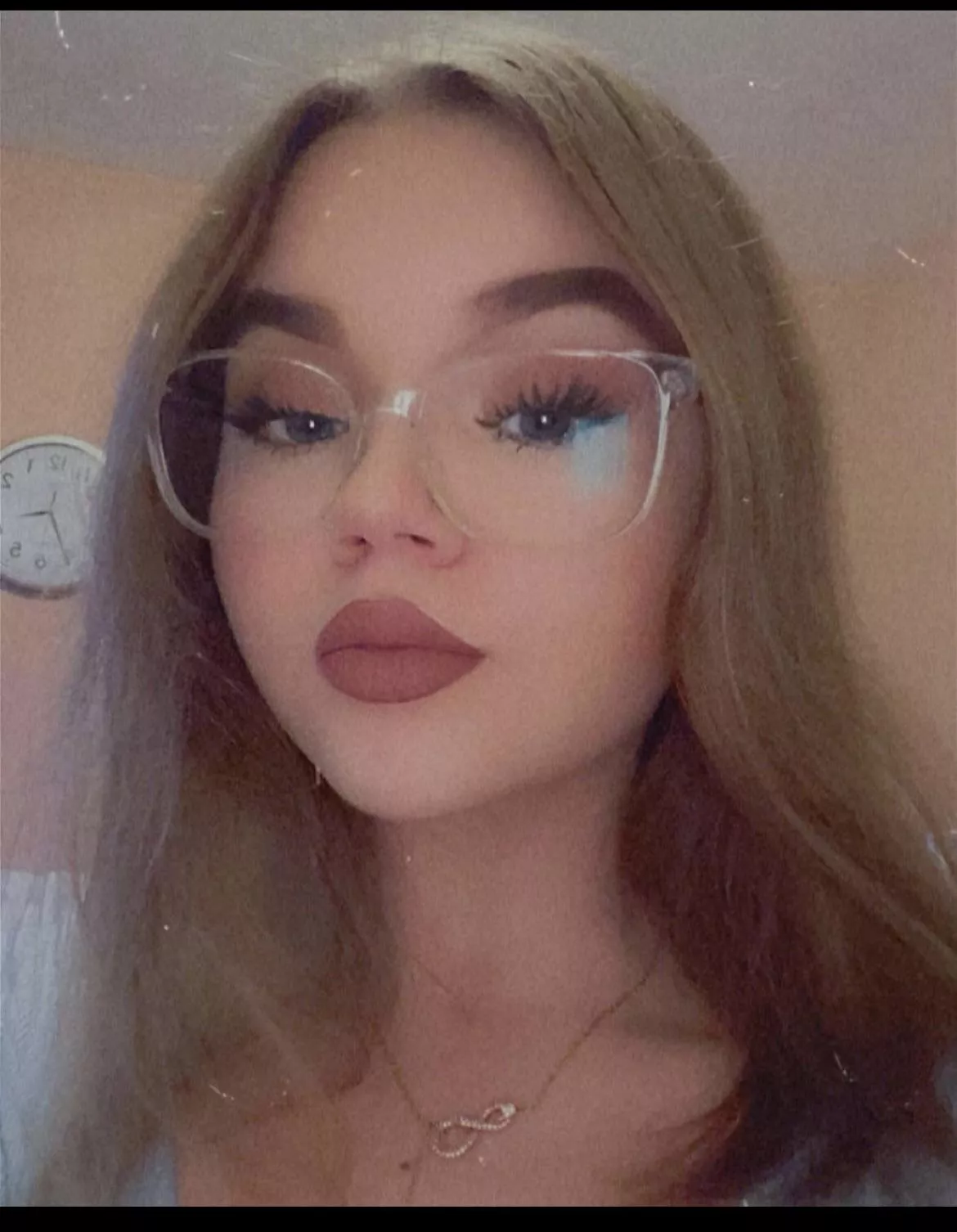 Kennt sie jemand? Schreib mir.