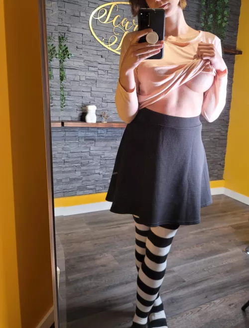 Liking this outfit 😁