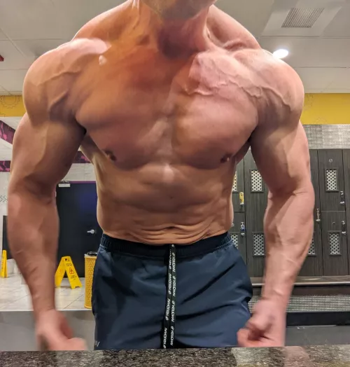 [M] Shoulders are done. Now time to stretch all this blood out of them.