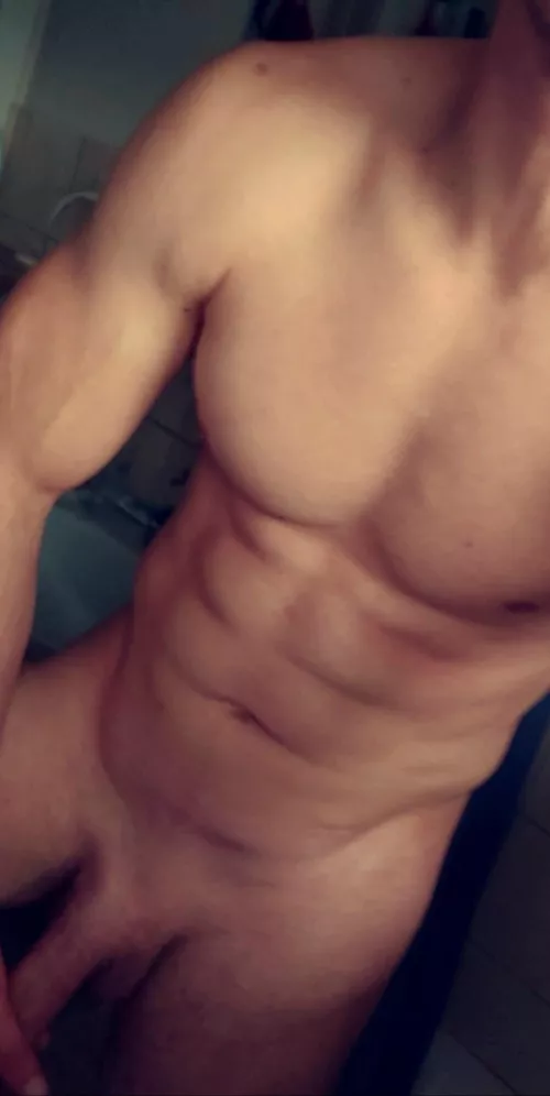 [M] who wants to take a bath with me ?