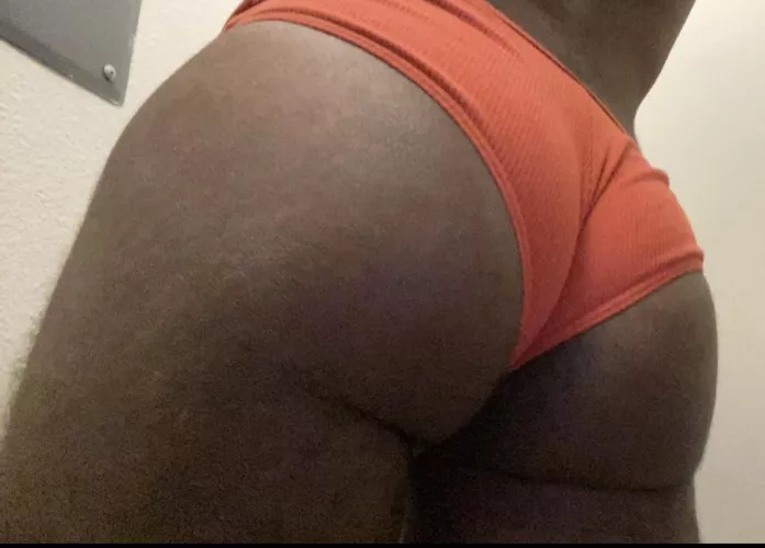 M18 this ass need some sick, hmu I answer all my messages 😘