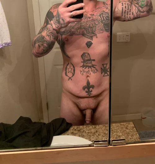 (M)My body. Flaccid penis. Very insecure. Honest rating??