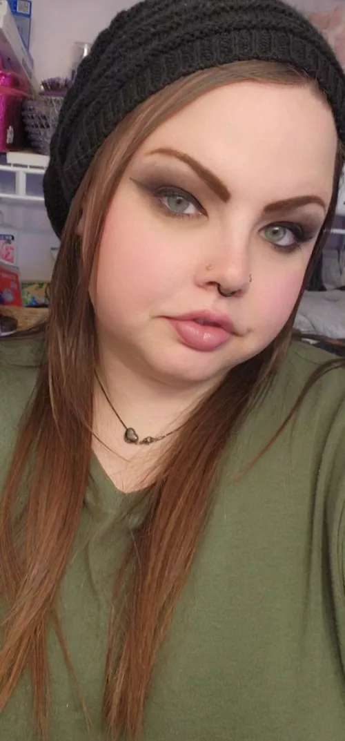 new here I'm Sara 💋