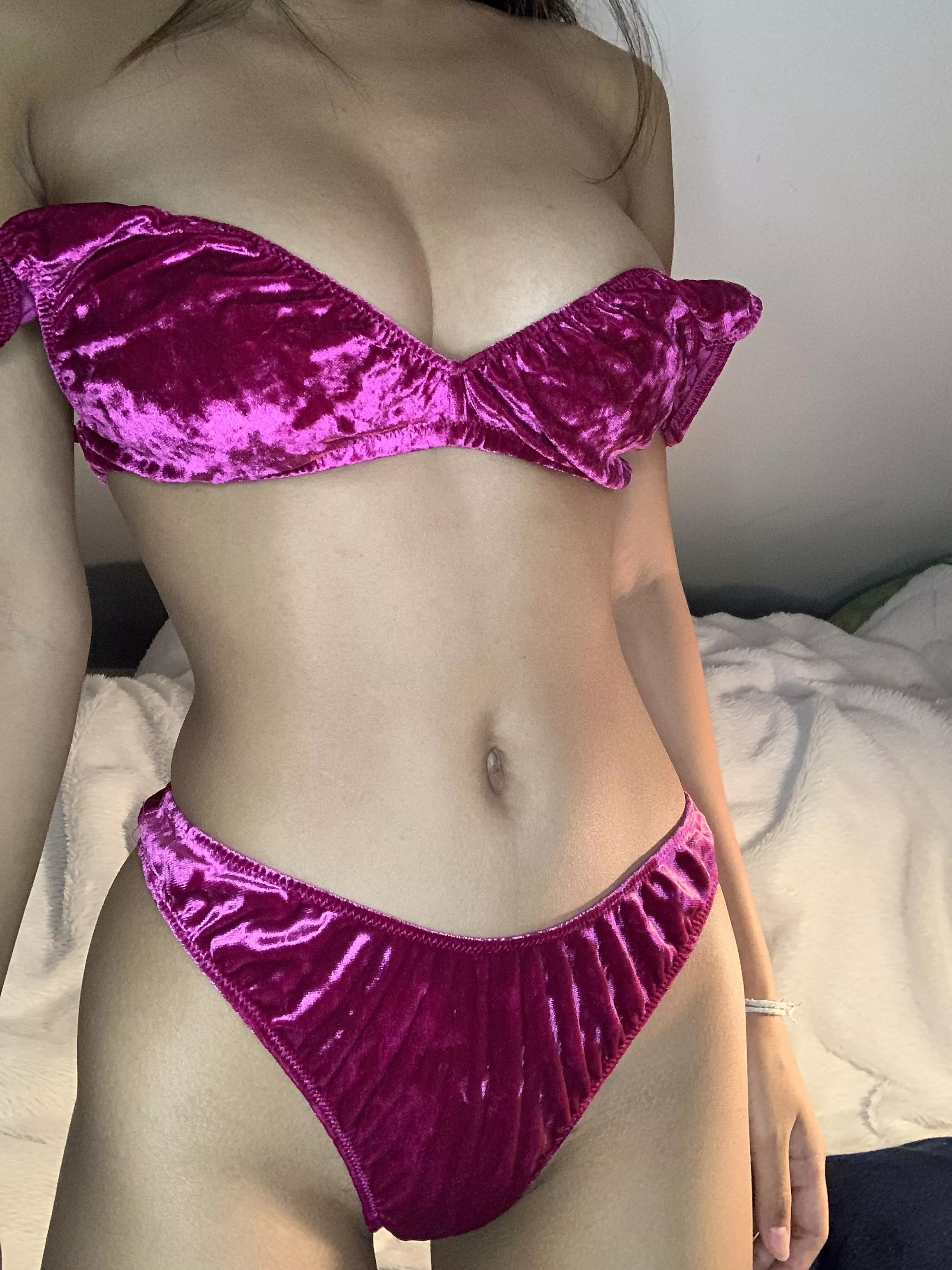 Oh no, my bra about to slip off :P