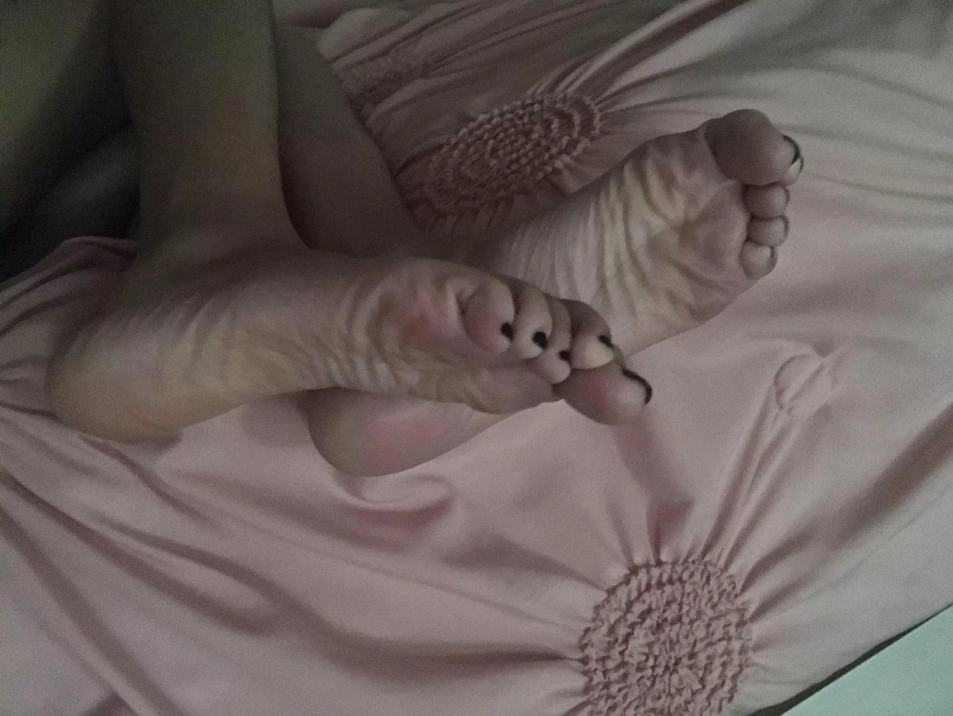 Pretty toes always painted 🥺💕