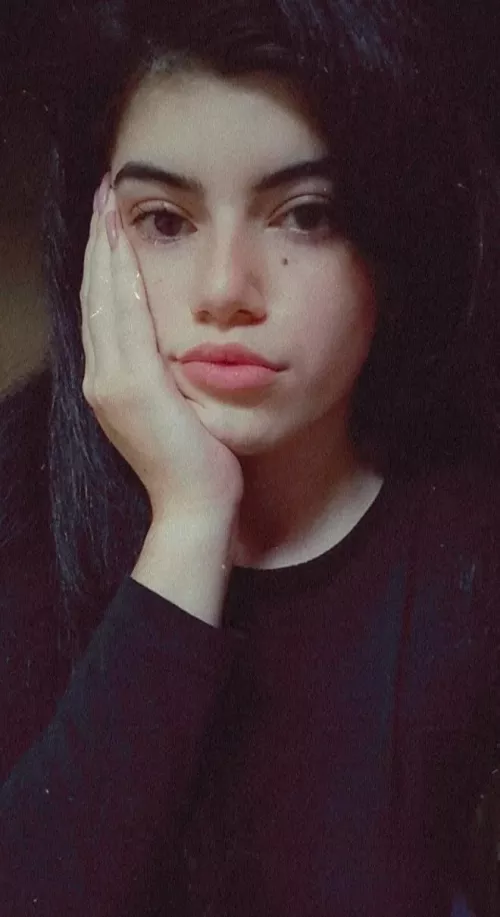 [selling] I can make you weak even with My tired face, you know I own your mind. Kik: angelgoddess263