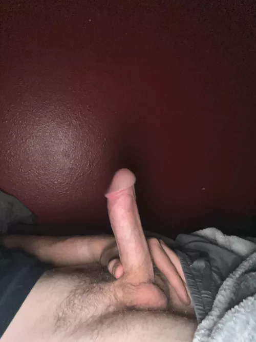 So horny, dm me 19m straight