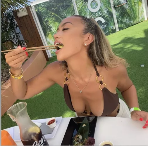 Stuff it in my face please 😩🤭❤️ Link in bio to come make it happen!