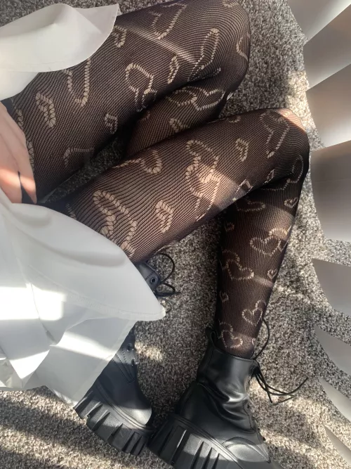 Such a cute design on these tights 🥹