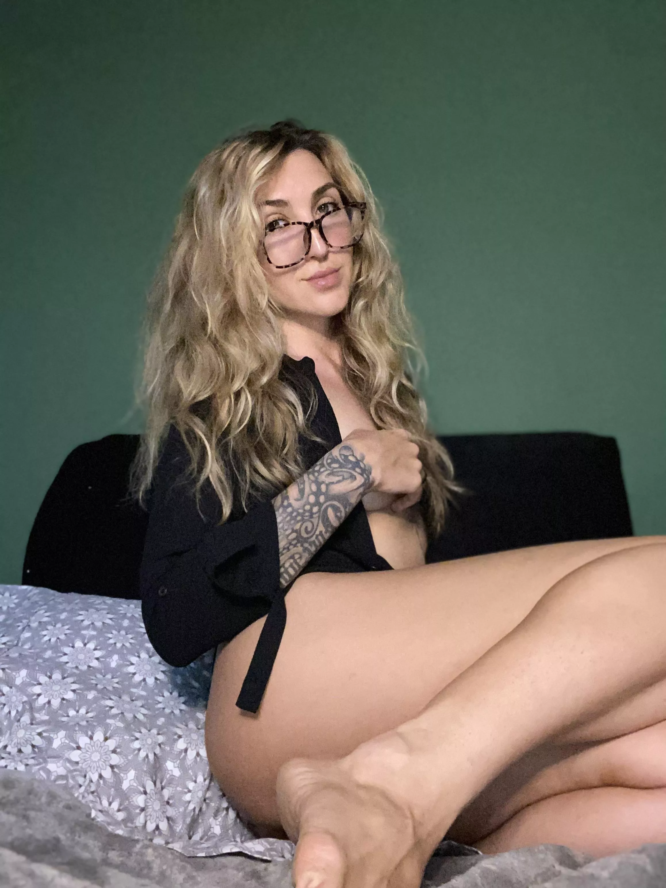 Tatted office girls are the best