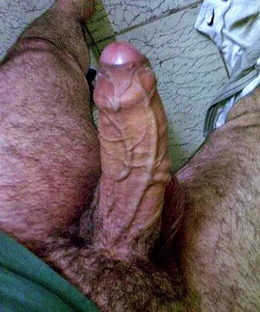 This is my dad(60) cock... from the moment i saw it... i knew i only want older men' cocks in my life